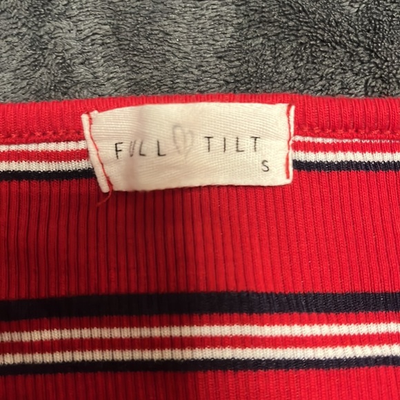 Red striped halter top size small - Picture 3 of 4